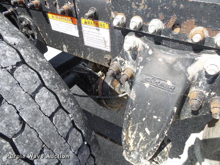 image for item K1135 2003 Freightliner ST120 semi truck