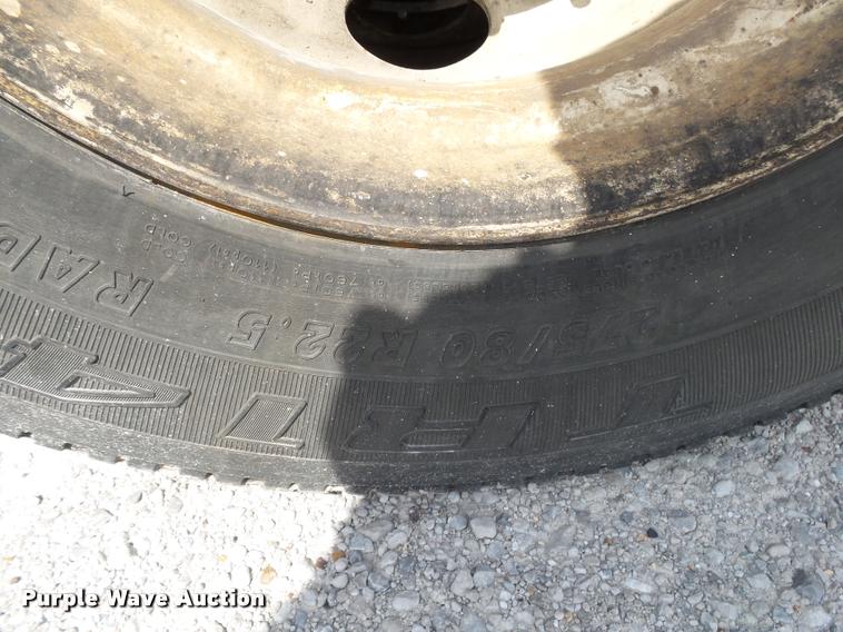 image for item K1135 2003 Freightliner ST120 semi truck