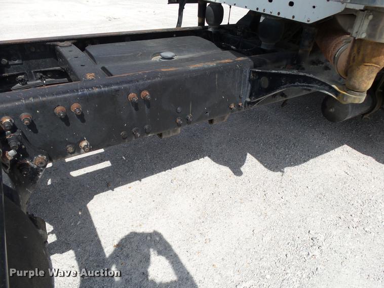 image for item K1135 2003 Freightliner ST120 semi truck