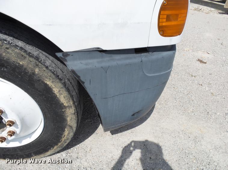 image for item K1135 2003 Freightliner ST120 semi truck