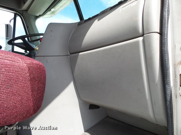 image for item K1135 2003 Freightliner ST120 semi truck