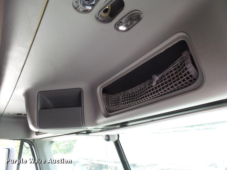 image for item K1135 2003 Freightliner ST120 semi truck