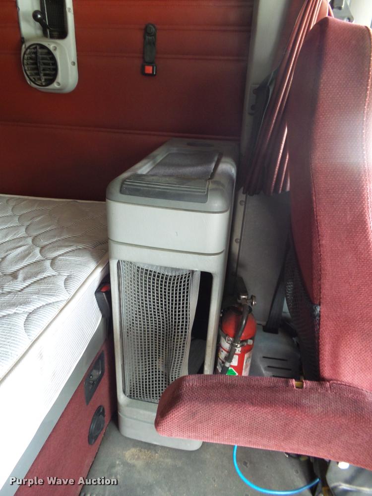 image for item K1135 2003 Freightliner ST120 semi truck