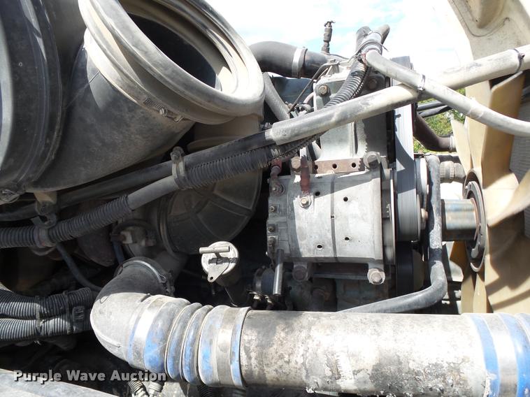 image for item K1135 2003 Freightliner ST120 semi truck