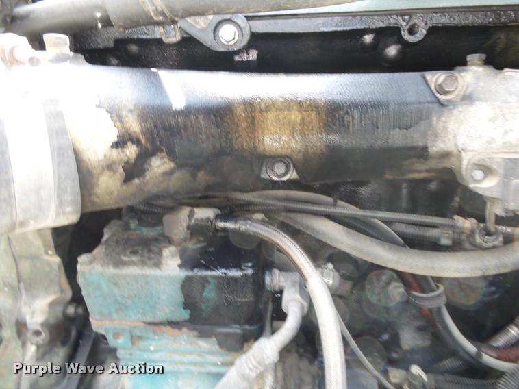 image for item K1135 2003 Freightliner ST120 semi truck