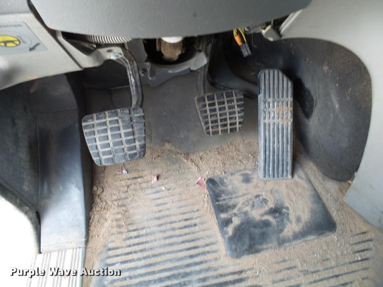 image for item K1135 2003 Freightliner ST120 semi truck