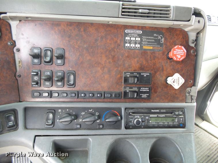 image for item K1135 2003 Freightliner ST120 semi truck