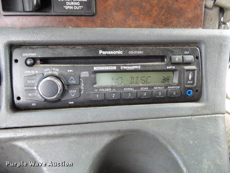 image for item K1135 2003 Freightliner ST120 semi truck