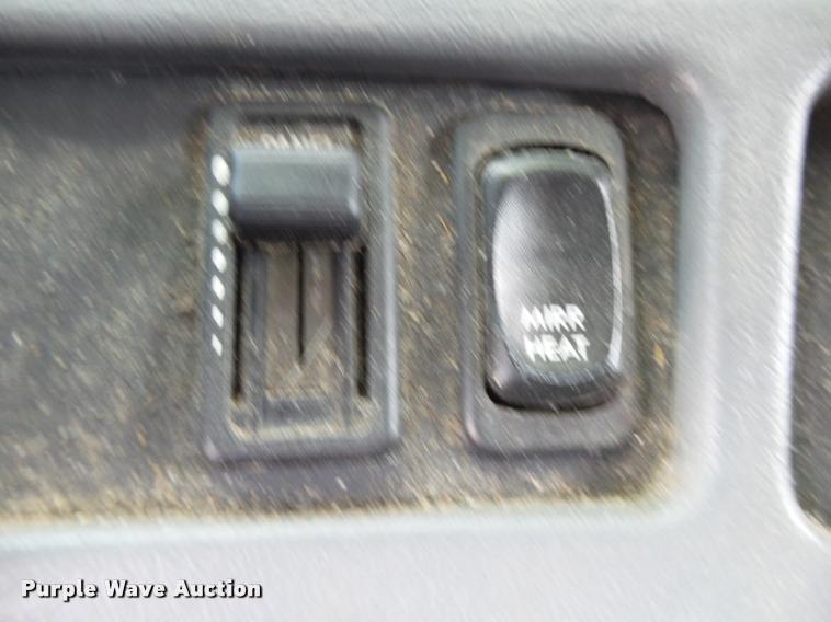 image for item K1135 2003 Freightliner ST120 semi truck