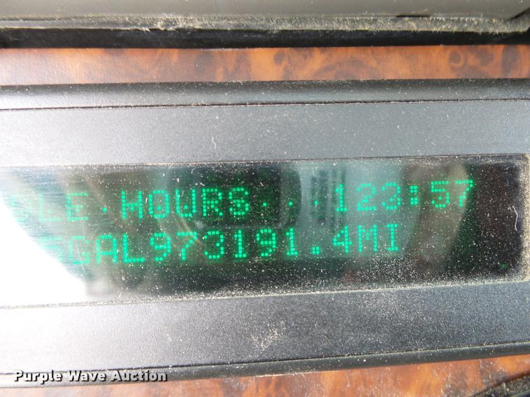 image for item K1135 2003 Freightliner ST120 semi truck