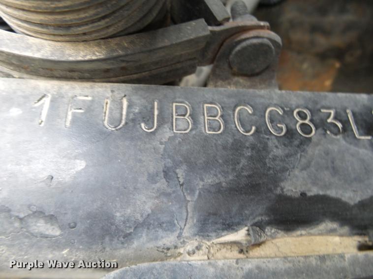 image for item K1135 2003 Freightliner ST120 semi truck