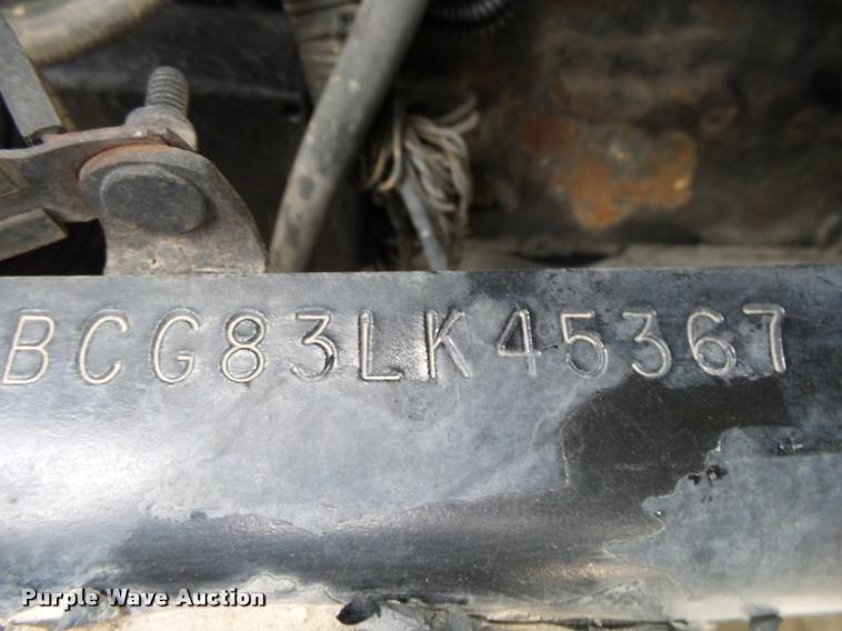 image for item K1135 2003 Freightliner ST120 semi truck