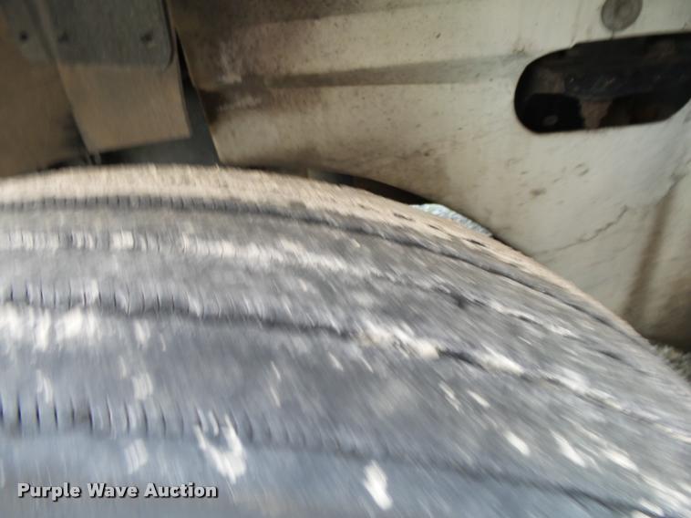 image for item K1136 2006 International 9400i semi truck