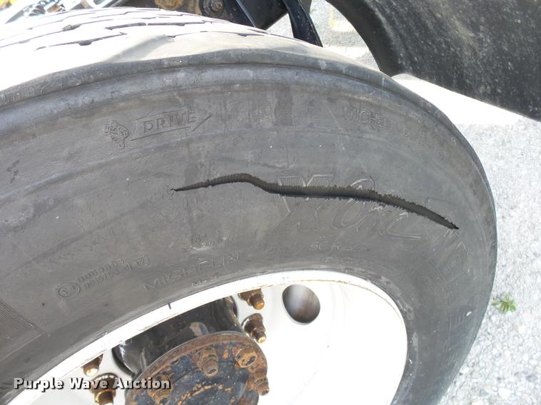 image for item K1136 2006 International 9400i semi truck