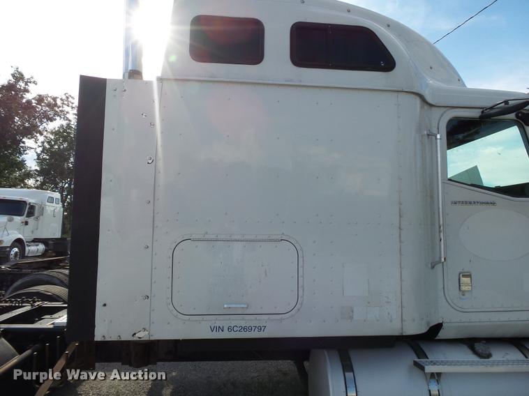 image for item K1136 2006 International 9400i semi truck