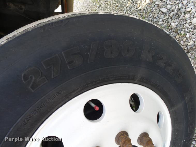 image for item K1136 2006 International 9400i semi truck