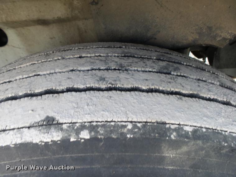 image for item K1136 2006 International 9400i semi truck