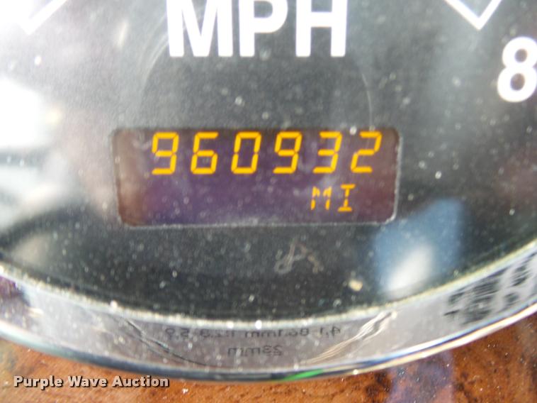 image for item K1136 2006 International 9400i semi truck