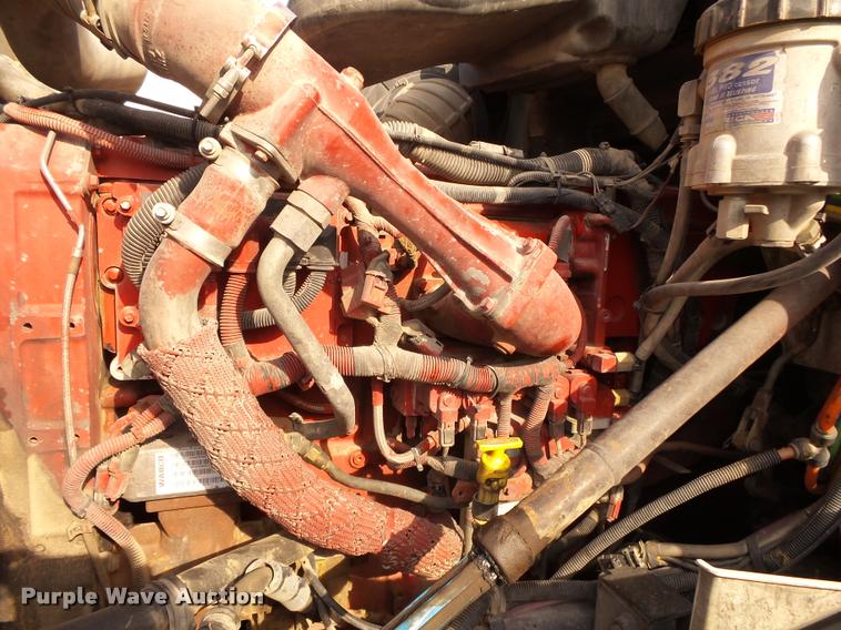 image for item K1136 2006 International 9400i semi truck