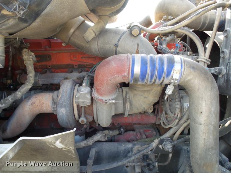 image for item K1136 2006 International 9400i semi truck