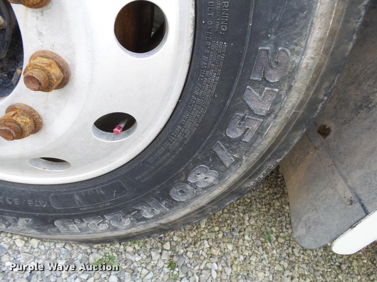 image for item K1137 2006 International 9400i semi truck