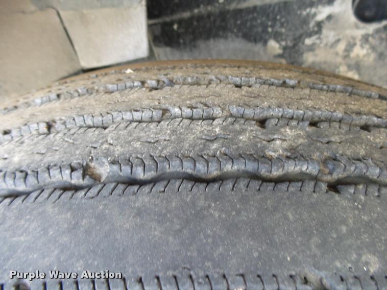 image for item K1137 2006 International 9400i semi truck