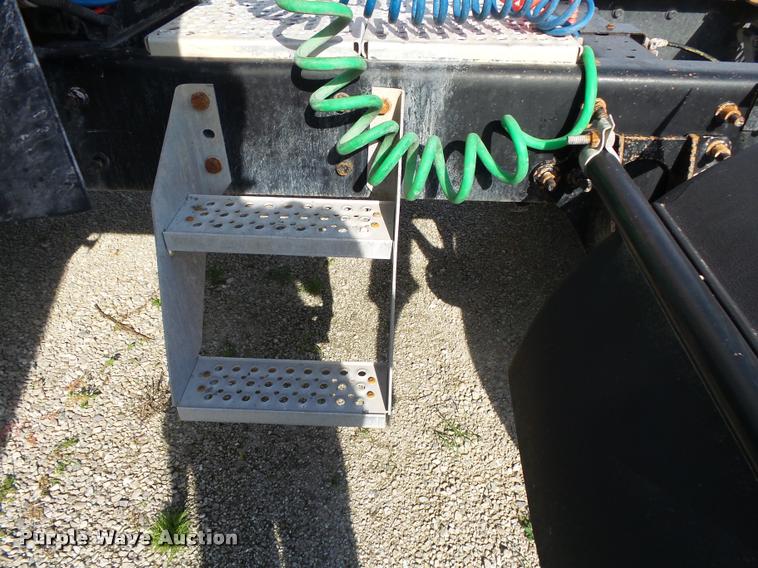 image for item K1137 2006 International 9400i semi truck