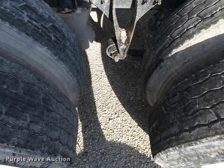 image for item K1137 2006 International 9400i semi truck