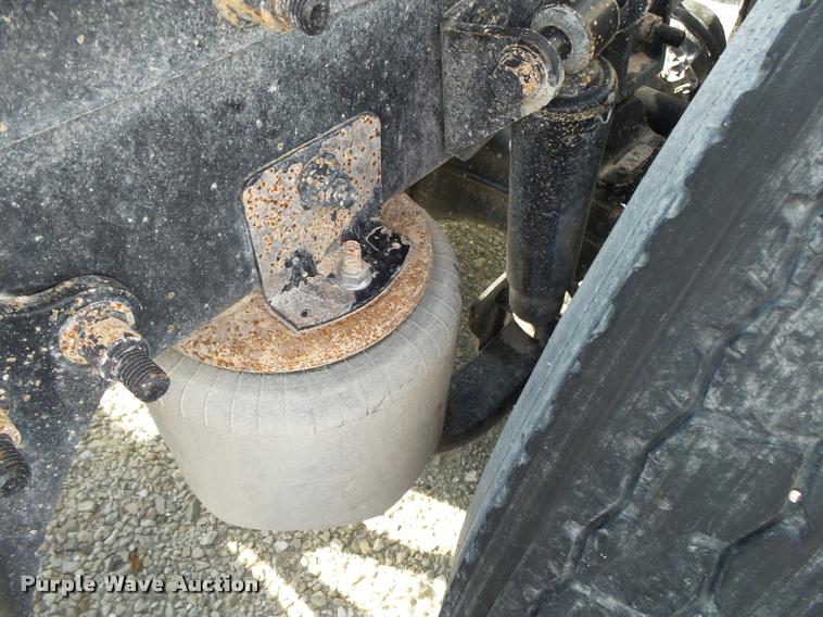 image for item K1137 2006 International 9400i semi truck