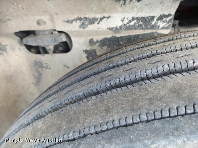 image for item K1137 2006 International 9400i semi truck