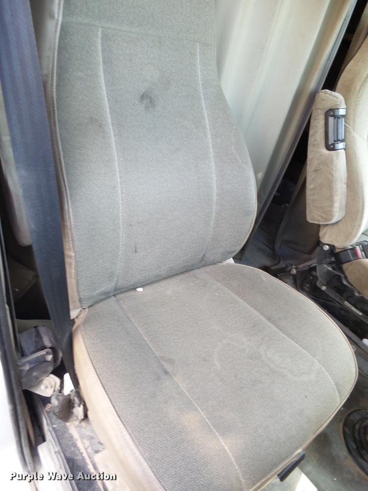 image for item K1137 2006 International 9400i semi truck