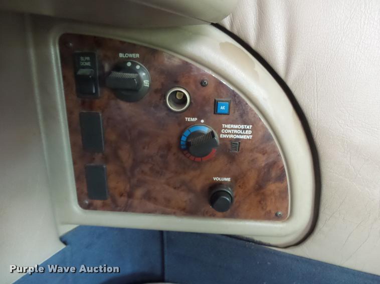 image for item K1137 2006 International 9400i semi truck