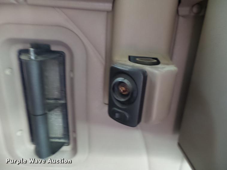 image for item K1137 2006 International 9400i semi truck