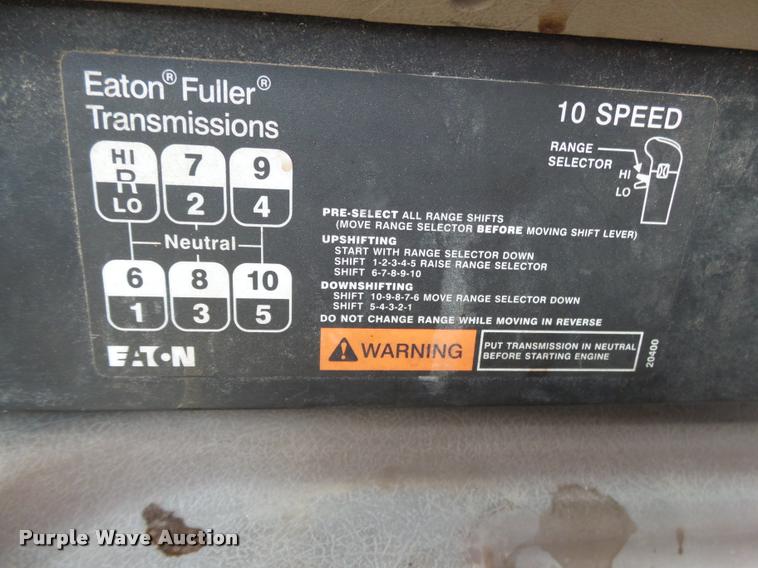 image for item K1137 2006 International 9400i semi truck