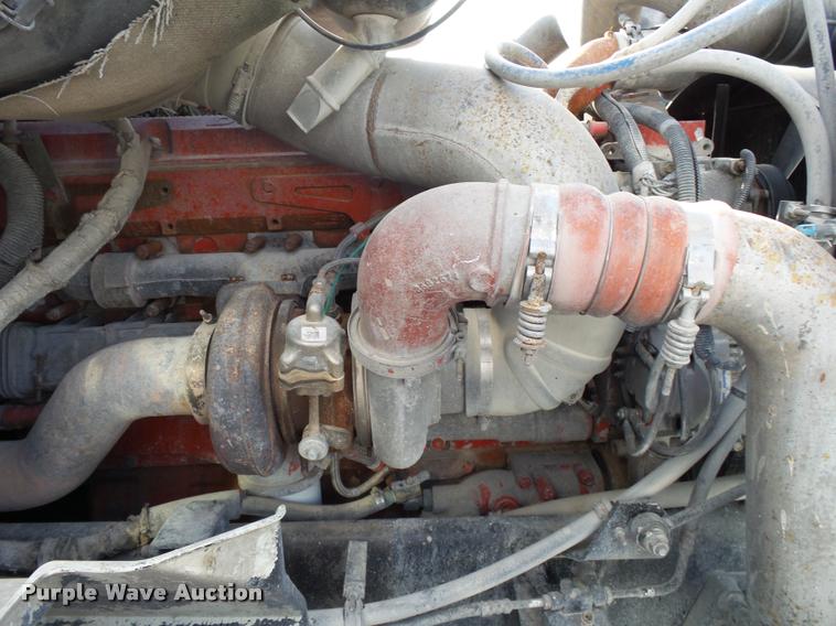 image for item K1137 2006 International 9400i semi truck