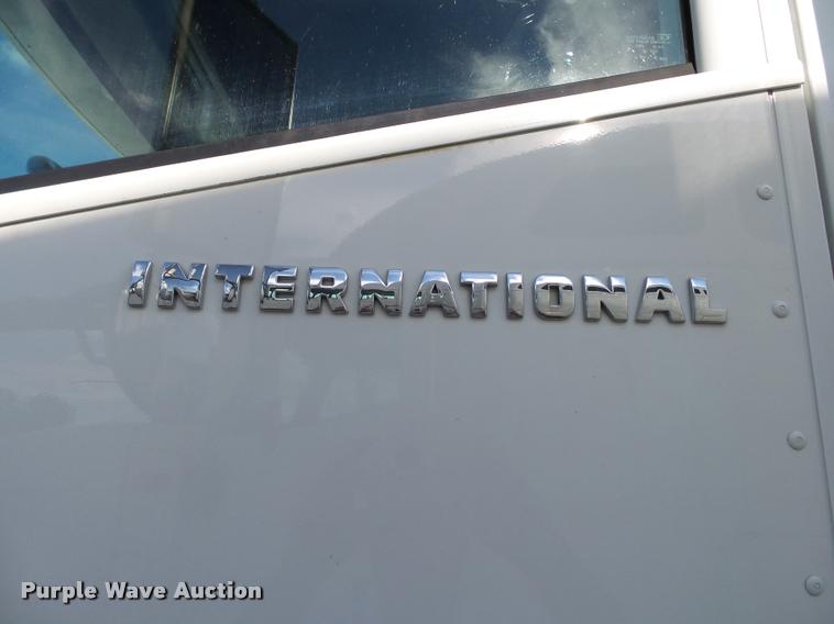 image for item K1137 2006 International 9400i semi truck