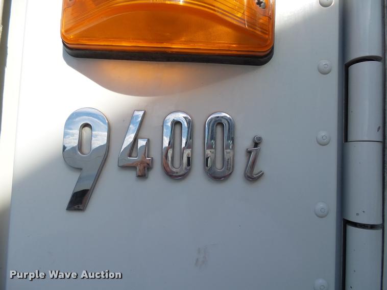 image for item K1137 2006 International 9400i semi truck