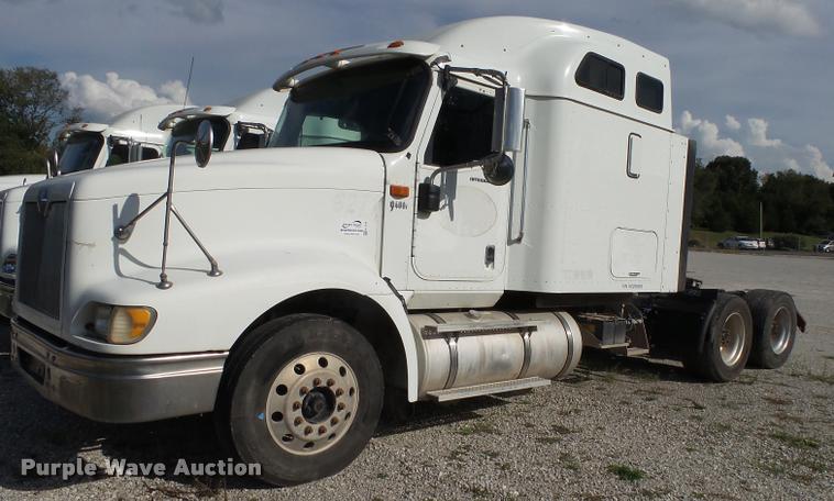 image for item K1138 2006 International 9400i semi truck