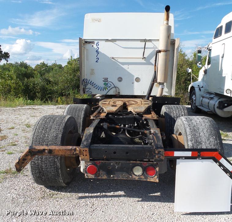 image for item K1138 2006 International 9400i semi truck