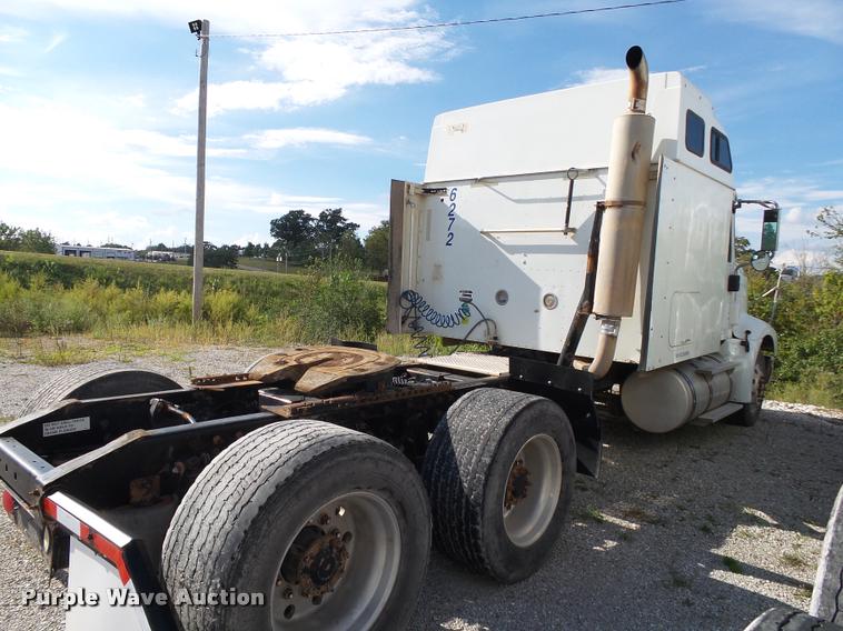 image for item K1138 2006 International 9400i semi truck