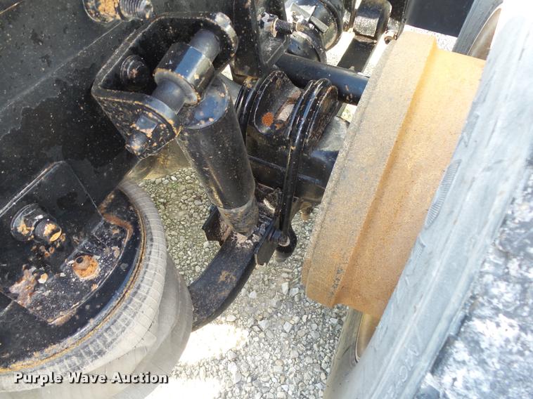 image for item K1138 2006 International 9400i semi truck