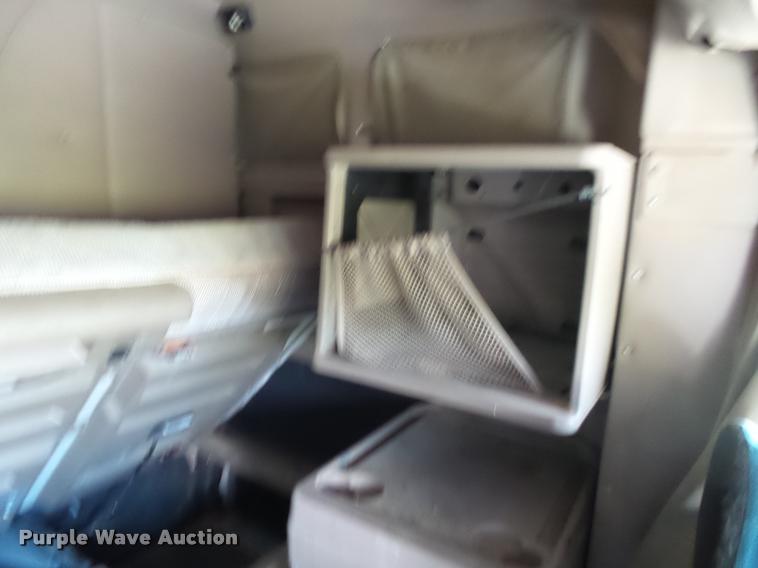 image for item K1138 2006 International 9400i semi truck