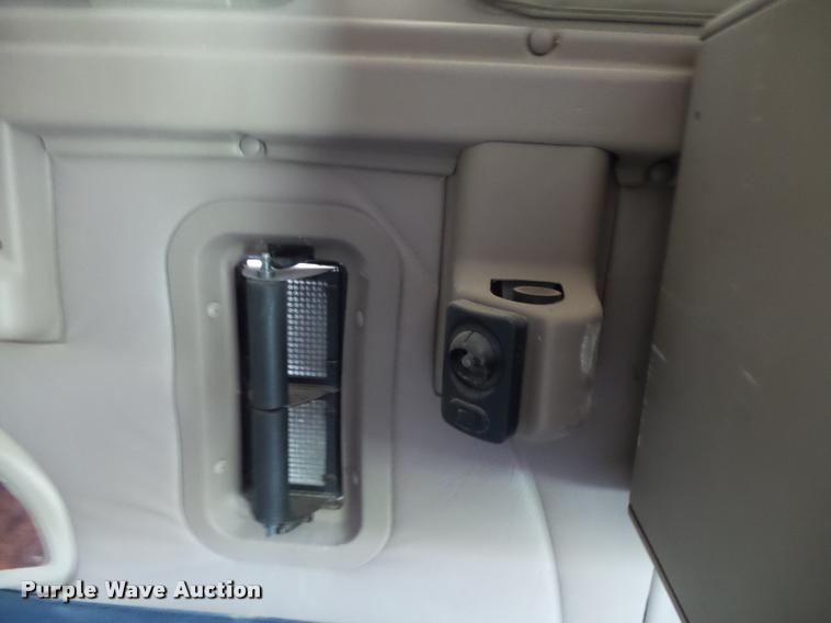 image for item K1138 2006 International 9400i semi truck