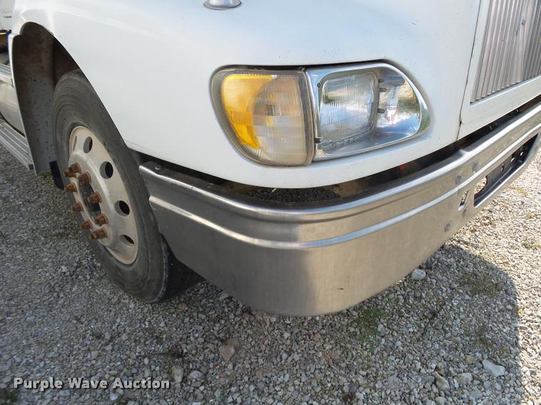 image for item K1138 2006 International 9400i semi truck