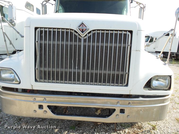 image for item K1138 2006 International 9400i semi truck