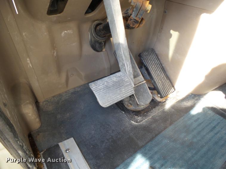 image for item K1138 2006 International 9400i semi truck