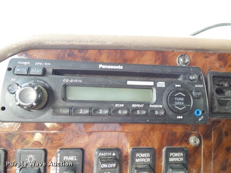 image for item K1138 2006 International 9400i semi truck