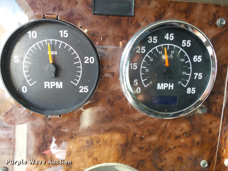 image for item K1138 2006 International 9400i semi truck