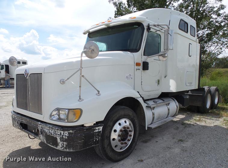 image for item K1139 2007 International 9400i semi truck