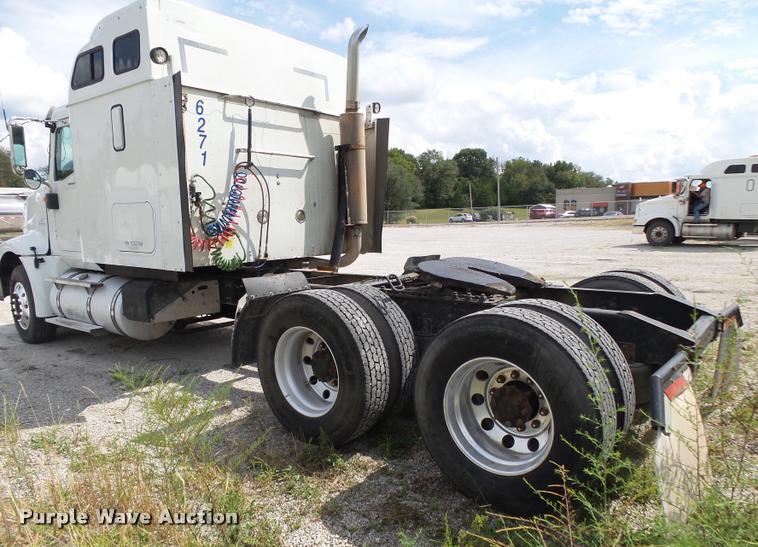 image for item K1139 2007 International 9400i semi truck